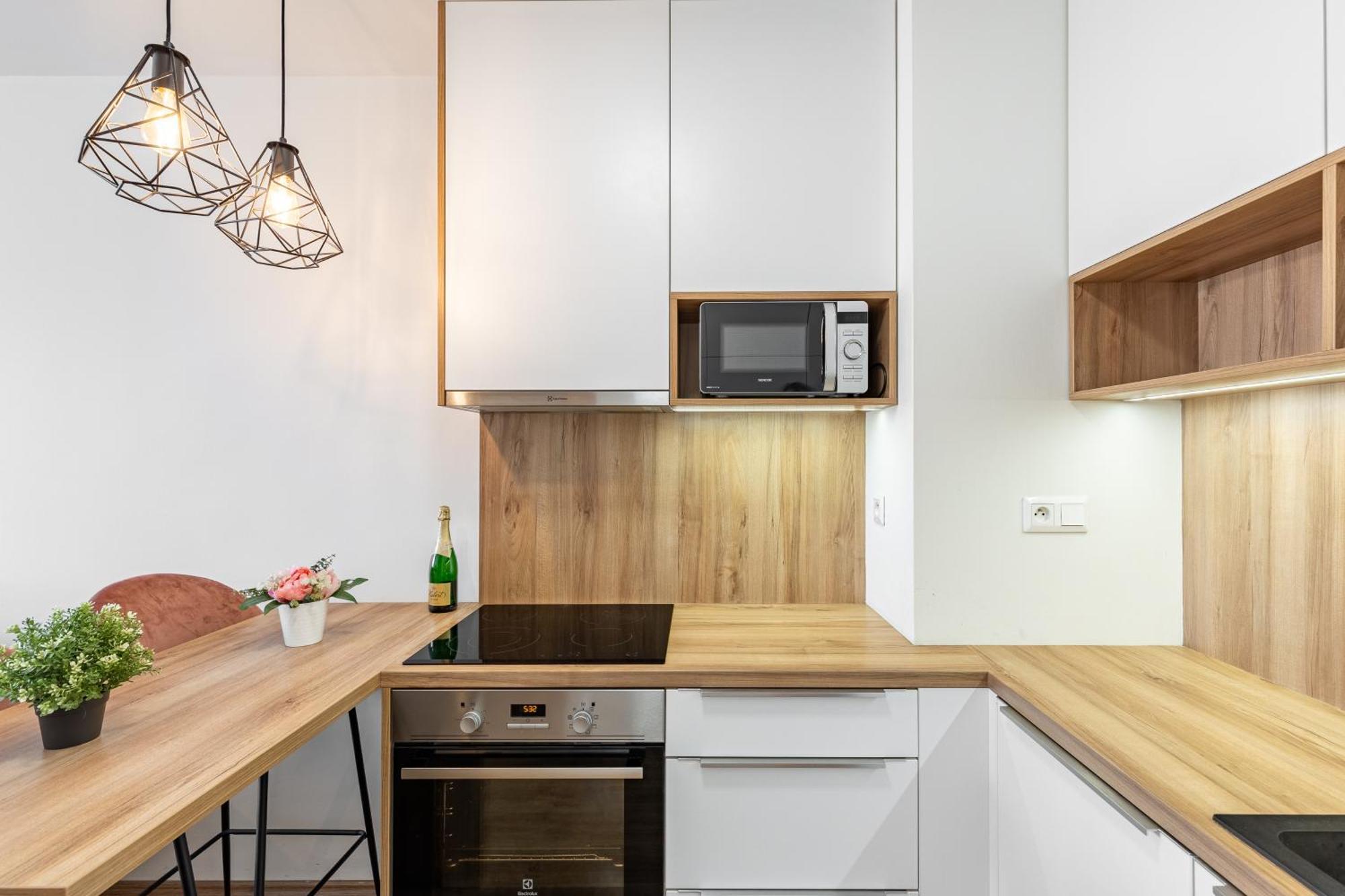 Leo Apartment - Ac & Free Parking Bratislava Eksteriør bilde