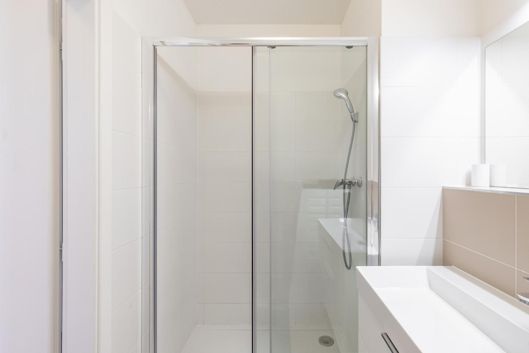 Leo Apartment - Ac & Free Parking Bratislava Eksteriør bilde