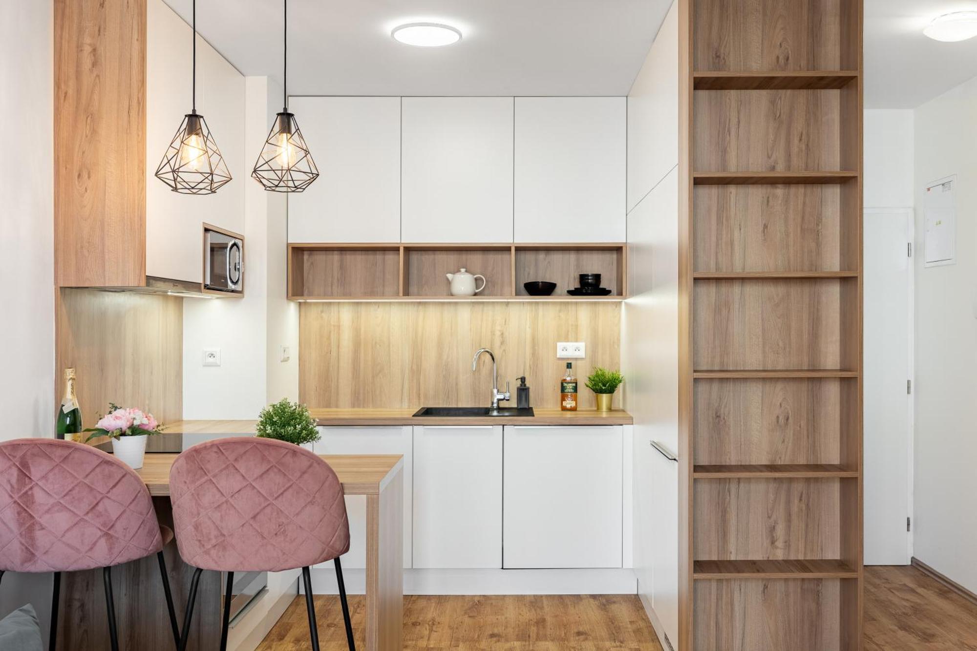 Leo Apartment - Ac & Free Parking Bratislava Eksteriør bilde